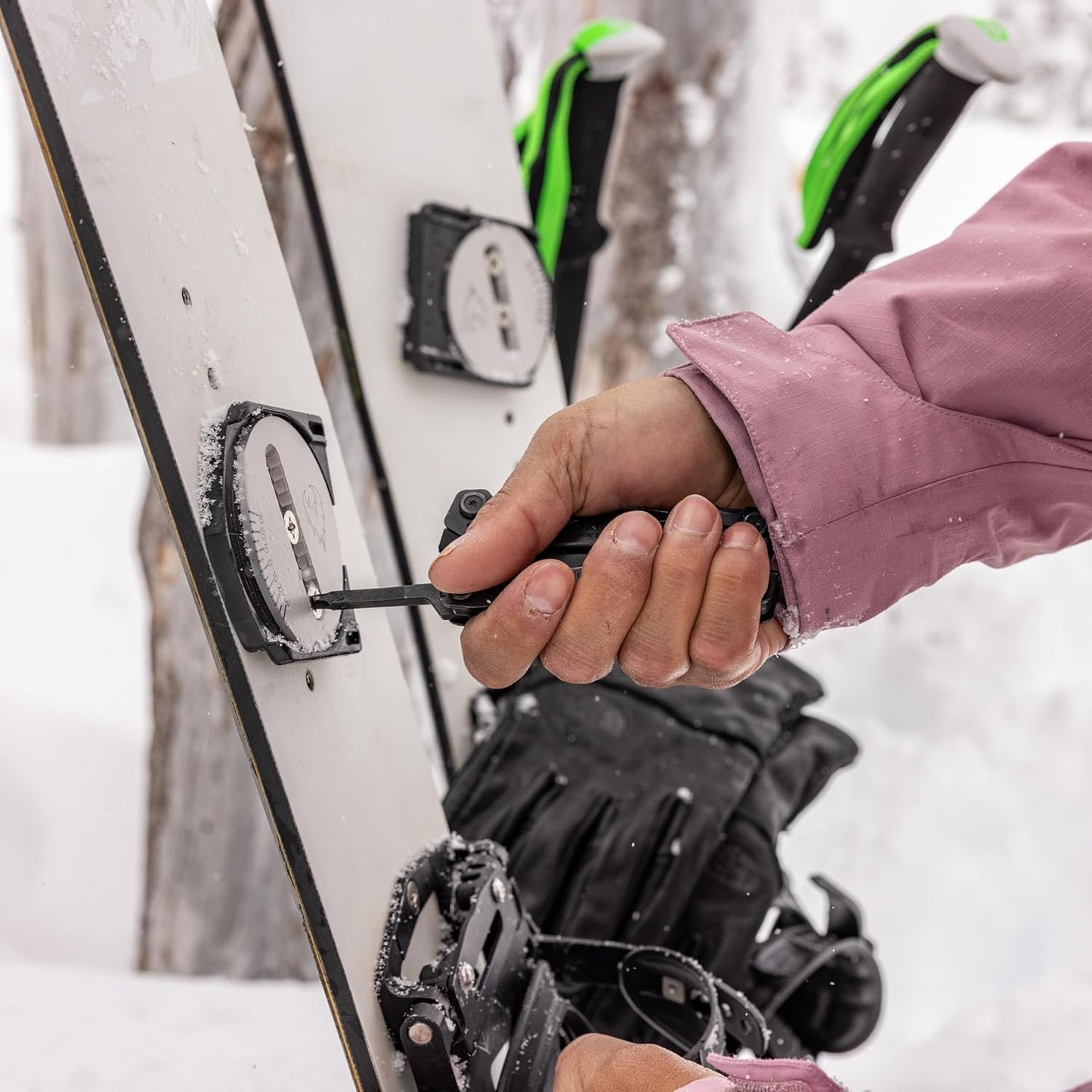 15-in-1 EDC Multi Tool – Pocket Knife, Pliers, Wire Stripper & More by CONBOLA