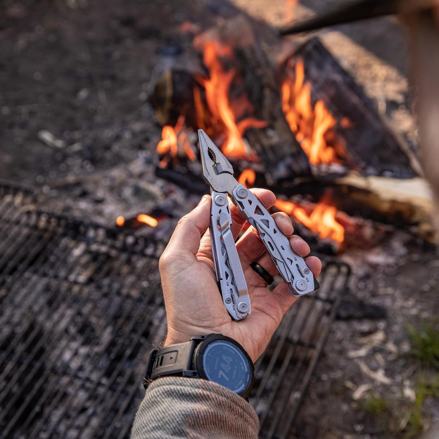 15-in-1 EDC Multi Tool – Pocket Knife, Pliers, Wire Stripper & More by CONBOLA